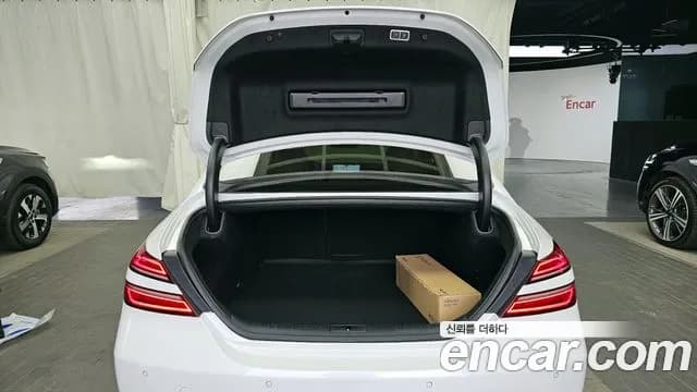 2021 Genesis The New G70 Gasoline 2.0T 2WD Sold VIN KMTG341ABMU077563 – photo 17 2021 Genesis The New G70 Gasoline 2.0T 2WD Sold VIN KMTG341ABMU077563 – photo 17