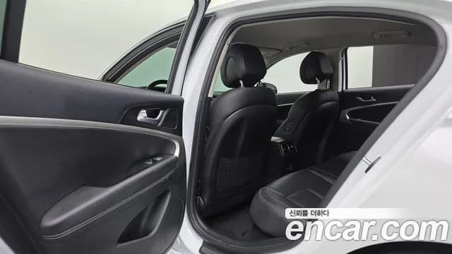 2021 Genesis The New G70 Gasoline 2.0T 2WD Sold VIN KMTG341ABMU079122 – photo 20 2021 Genesis The New G70 Gasoline 2.0T 2WD Sold VIN KMTG341ABMU079122 – photo 20