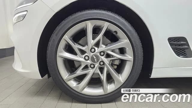 2022 Genesis The New G70 Gasoline 2.0T 2WD Sold VIN KMTG341ABNU094741 – exterior detail 2022 Genesis The New G70 Gasoline 2.0T 2WD Sold VIN KMTG341ABNU094741 – exterior detail