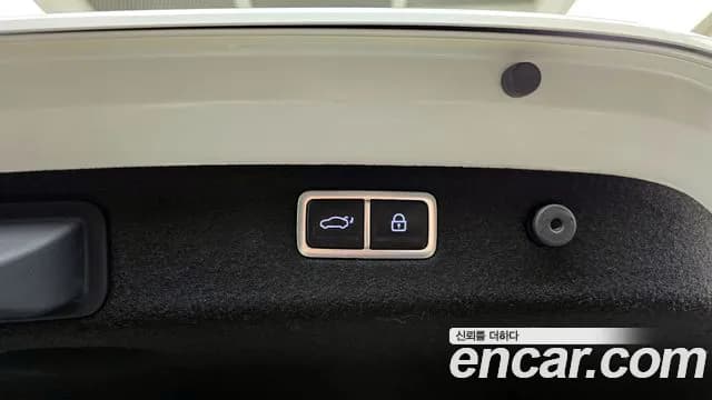 2022 Genesis The New G70 Gasoline 2.0T 2WD Sold VIN KMTG341ABNU094922 – photo 15 2022 Genesis The New G70 Gasoline 2.0T 2WD Sold VIN KMTG341ABNU094922 – photo 15
