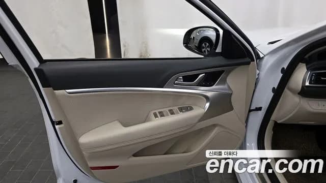 2022 Genesis The New G70 Gasoline 2.0T 2WD Sold VIN KMTG341ABNU094922 – photo 19 2022 Genesis The New G70 Gasoline 2.0T 2WD Sold VIN KMTG341ABNU094922 – photo 19