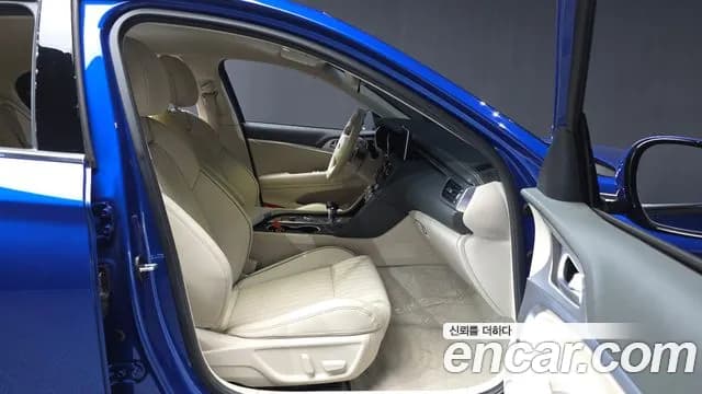 2022 Genesis The New G70 Gasoline 2.0T 2WD Sold VIN KMTG341ABNU099189 – photo 13 2022 Genesis The New G70 Gasoline 2.0T 2WD Sold VIN KMTG341ABNU099189 – photo 13