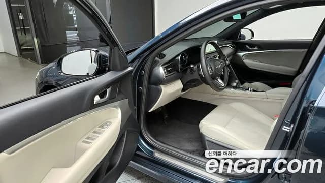 2022 Genesis The New G70 Gasoline 2.0T 2WD Sold VIN KMTG341ABNU101231 – trunk area 2022 Genesis The New G70 Gasoline 2.0T 2WD Sold VIN KMTG341ABNU101231 – trunk area