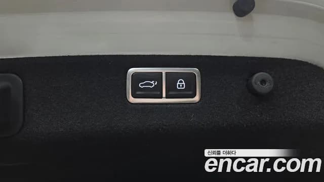 2022 Genesis The New G70 Gasoline 2.0T 2WD Sold VIN KMTG341ABNU105491 – trunk area 2022 Genesis The New G70 Gasoline 2.0T 2WD Sold VIN KMTG341ABNU105491 – trunk area