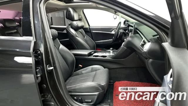 2018 Genesis G70 2.0T AWD Sold VIN KMTG341ADJU008498 – photo 18 2018 Genesis G70 2.0T AWD Sold VIN KMTG341ADJU008498 – photo 18