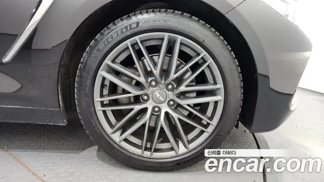 2018 Genesis G70 2.0T AWD Sold VIN KMTG341ADJU015023 – photo 12 2018 Genesis G70 2.0T AWD Sold VIN KMTG341ADJU015023 – photo 12