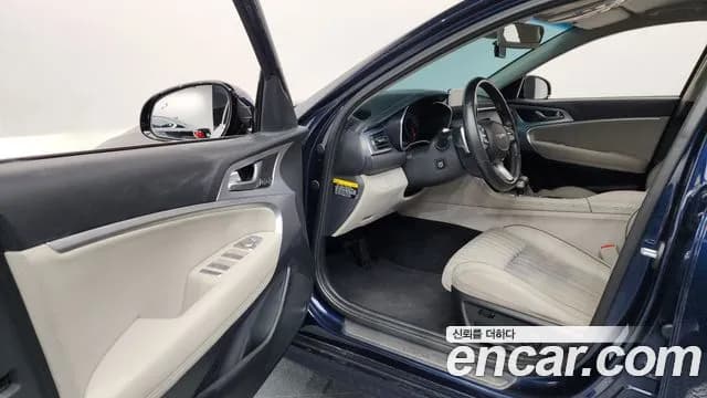 2019 Genesis G70 2.0T AWD Sold VIN KMTG341ADKU047299 – photo 14 2019 Genesis G70 2.0T AWD Sold VIN KMTG341ADKU047299 – photo 14