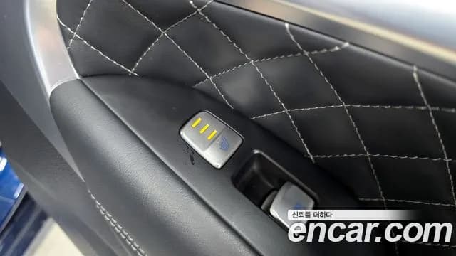 2019 Genesis G70 2.0T AWD Sold VIN KMTG341ADKU052041 – photo 13 2019 Genesis G70 2.0T AWD Sold VIN KMTG341ADKU052041 – photo 13