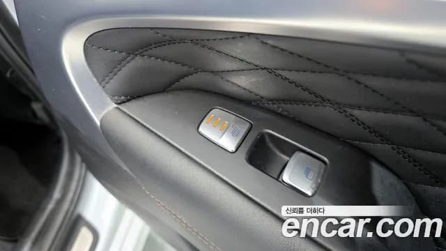 2019 Genesis G70 2.0T AWD Sold VIN KMTG341ADKU052476 – photo 12 2019 Genesis G70 2.0T AWD Sold VIN KMTG341ADKU052476 – photo 12