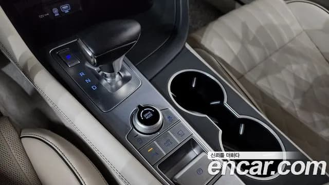 2020 Genesis G70 2.0T AWD Sold VIN KMTG341ADLU060508 – trunk area 2020 Genesis G70 2.0T AWD Sold VIN KMTG341ADLU060508 – trunk area