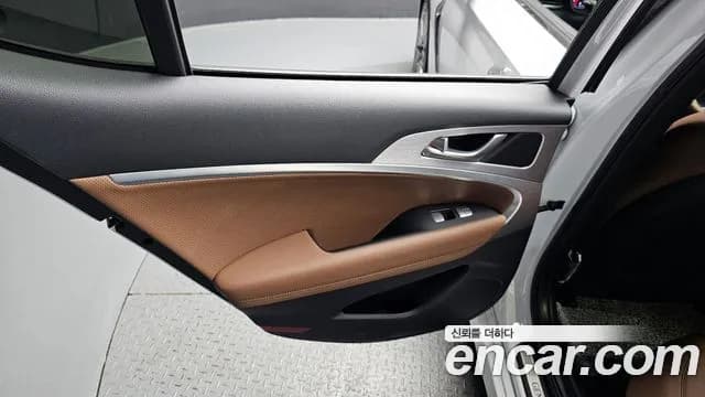 2020 Genesis G70 2.0T AWD Sold VIN KMTG341ADLU067870 – interior seats 2020 Genesis G70 2.0T AWD Sold VIN KMTG341ADLU067870 – interior seats