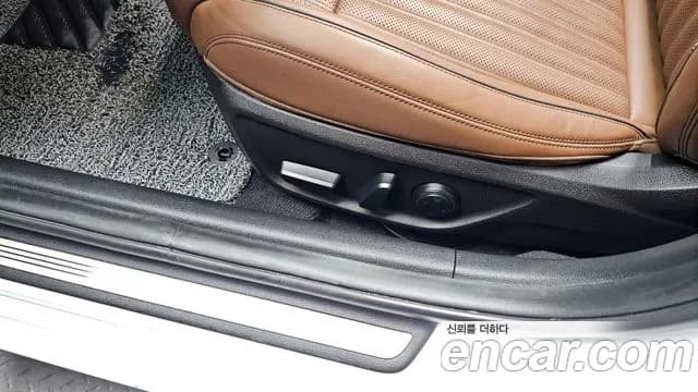 2020 Genesis G70 2.0T AWD Sold VIN KMTG341ADLU067870 – photo 14 2020 Genesis G70 2.0T AWD Sold VIN KMTG341ADLU067870 – photo 14