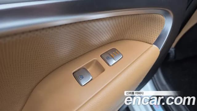 2025 Genesis The New G70 Gasoline 2.5T 2WD Sold VIN KMTG341CBSU163416 – trunk area 2025 Genesis The New G70 Gasoline 2.5T 2WD Sold VIN KMTG341CBSU163416 – trunk area
