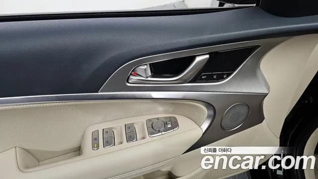 2025 Genesis The New G70 Gasoline 2.5T 4WD Sold VIN KMTG341CDSU152077 – photo 11 2025 Genesis The New G70 Gasoline 2.5T 4WD Sold VIN KMTG341CDSU152077 – photo 11