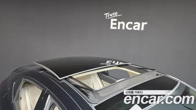 2020 Genesis G70 3.3T Sport Sold VIN KMTG541EBLU062912 – interior seats 2020 Genesis G70 3.3T Sport Sold VIN KMTG541EBLU062912 – interior seats