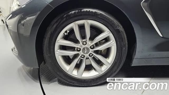 2018 Genesis G70 2.2D Sold VIN KMTG641BBJU013569 – trunk area 2018 Genesis G70 2.2D Sold VIN KMTG641BBJU013569 – trunk area