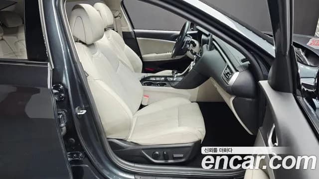 2018 Genesis G70 2.2D Sold VIN KMTG641BBJU013569 – photo 15 2018 Genesis G70 2.2D Sold VIN KMTG641BBJU013569 – photo 15
