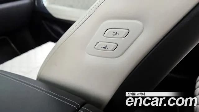 2024 Genesis The New G70 Shooting Brake Gasoline 2.5T 4WD Sold VIN KMTG6G1CDRU133726 – interior seats 2024 Genesis The New G70 Shooting Brake Gasoline 2.5T 4WD Sold VIN KMTG6G1CDRU133726 – interior seats