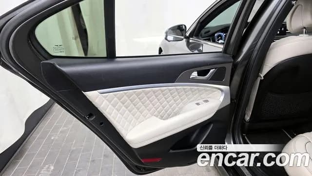 2024 Genesis The New G70 Shooting Brake Gasoline 2.5T 4WD Sold VIN KMTG6G1CDRU133726 – photo 12 2024 Genesis The New G70 Shooting Brake Gasoline 2.5T 4WD Sold VIN KMTG6G1CDRU133726 – photo 12