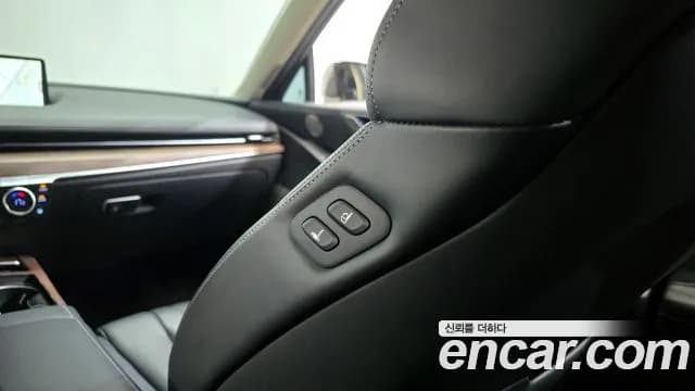 2022 Genesis Electrified G80 (RG3) e-AWD Sold VIN KMTGE411PNU001037 – photo 21 2022 Genesis Electrified G80 (RG3) e-AWD Sold VIN KMTGE411PNU001037 – photo 21