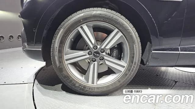 2024 Genesis GV80 Coupe 2.5T Gasoline AWD Sold VIN KMTHA61BDRU232327 – exterior detail 2024 Genesis GV80 Coupe 2.5T Gasoline AWD Sold VIN KMTHA61BDRU232327 – exterior detail