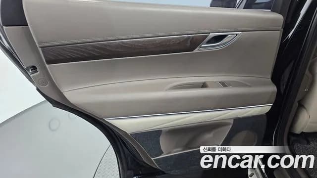 2020 Genesis GV80 2.5T Gasoline AWD Sold VIN KMTHA81BDLU008943 – interior seats 2020 Genesis GV80 2.5T Gasoline AWD Sold VIN KMTHA81BDLU008943 – interior seats