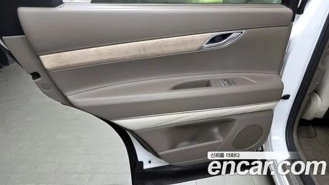 2021 Genesis GV80 2.5T Gasoline AWD Sold VIN KMTHA81BDMU071219 – interior seats 2021 Genesis GV80 2.5T Gasoline AWD Sold VIN KMTHA81BDMU071219 – interior seats