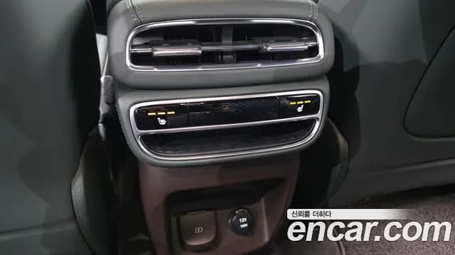 2022 Genesis GV80 2.5T Gasoline AWD Sold VIN KMTHA81BDNU112889 – exterior detail 2022 Genesis GV80 2.5T Gasoline AWD Sold VIN KMTHA81BDNU112889 – exterior detail