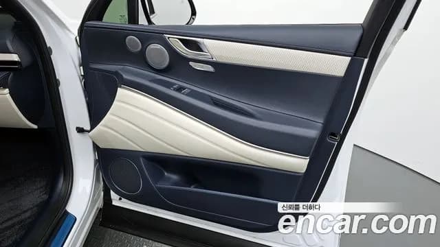 2024 Genesis GV80 2.5T Gasoline AWD Sold VIN KMTHA81BDRU229570 – rear exterior 2024 Genesis GV80 2.5T Gasoline AWD Sold VIN KMTHA81BDRU229570 – rear exterior