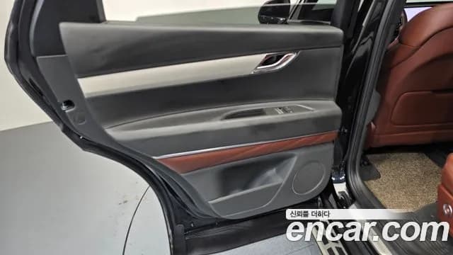 2024 Genesis GV80 2.5T Gasoline AWD Sold VIN KMTHA81BDRU241695 – trunk area 2024 Genesis GV80 2.5T Gasoline AWD Sold VIN KMTHA81BDRU241695 – trunk area