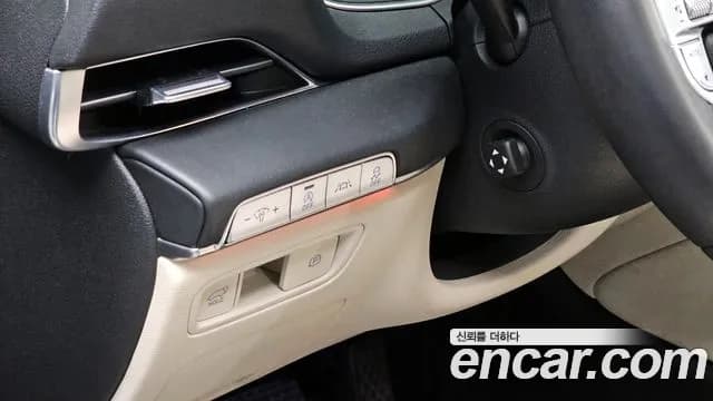 2020 Genesis GV80 3.0 Diesel 2WD Sold VIN KMTHB81DBLU015561 – interior seats 2020 Genesis GV80 3.0 Diesel 2WD Sold VIN KMTHB81DBLU015561 – interior seats