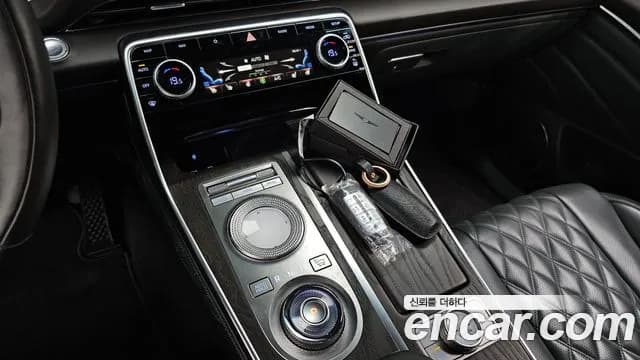2020 Genesis GV80 3.5T Gasoline AWD Sold VIN KMTHC81CDLU014535 – trunk area 2020 Genesis GV80 3.5T Gasoline AWD Sold VIN KMTHC81CDLU014535 – trunk area