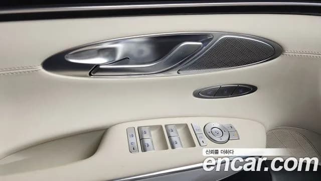 2022 Genesis Electrified GV70 e-AWD Sold VIN KMTMA811PNU000379 – interior seats 2022 Genesis Electrified GV70 e-AWD Sold VIN KMTMA811PNU000379 – interior seats