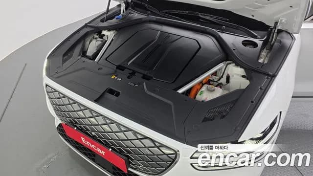2022 Genesis Electrified GV70 e-AWD Sold VIN KMTMA811PNU002687 – undercarriage 2022 Genesis Electrified GV70 e-AWD Sold VIN KMTMA811PNU002687 – undercarriage