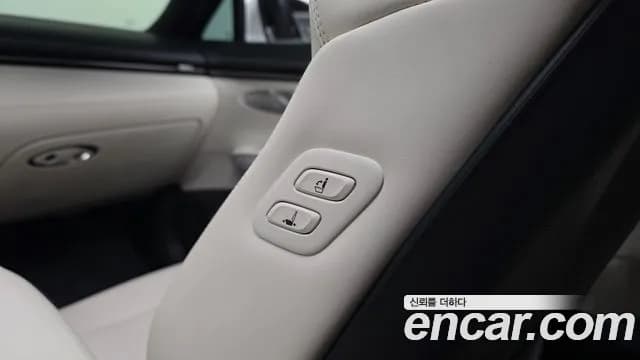 2022 Genesis Electrified GV70 e-AWD Sold VIN KMTMA811PNU002687 – photo 30 2022 Genesis Electrified GV70 e-AWD Sold VIN KMTMA811PNU002687 – photo 30