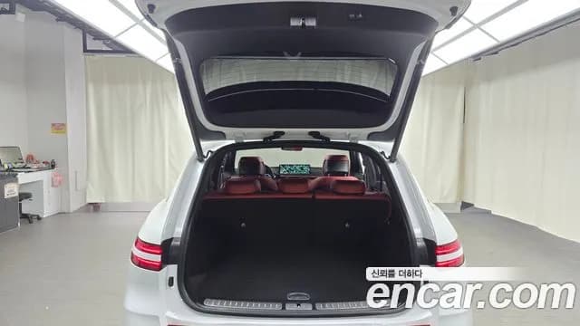 2021 Genesis GV70 2.5T Gasoline 2WD Sold VIN KMTMA81BBMU043122 – rear exterior 2021 Genesis GV70 2.5T Gasoline 2WD Sold VIN KMTMA81BBMU043122 – rear exterior