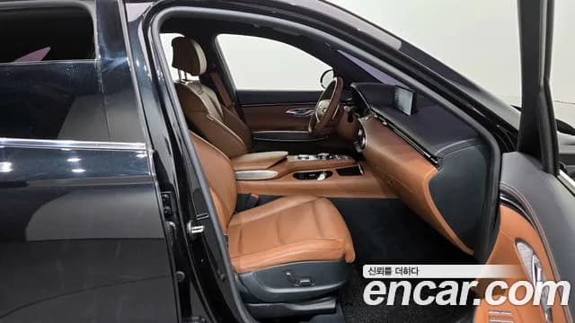 2022 Genesis GV70 2.5T Gasoline 2WD Sold VIN KMTMA81BBNU063257 – side profile 2022 Genesis GV70 2.5T Gasoline 2WD Sold VIN KMTMA81BBNU063257 – side profile