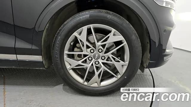 2022 Genesis GV70 2.5T Gasoline 2WD Sold VIN KMTMA81BBNU063257 – exterior detail 2022 Genesis GV70 2.5T Gasoline 2WD Sold VIN KMTMA81BBNU063257 – exterior detail