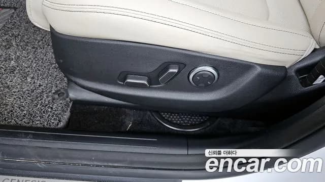 2024 Genesis GV70 2.5T Gasoline 2WD Sold VIN KMTMA81BBRU164331 – interior seats 2024 Genesis GV70 2.5T Gasoline 2WD Sold VIN KMTMA81BBRU164331 – interior seats