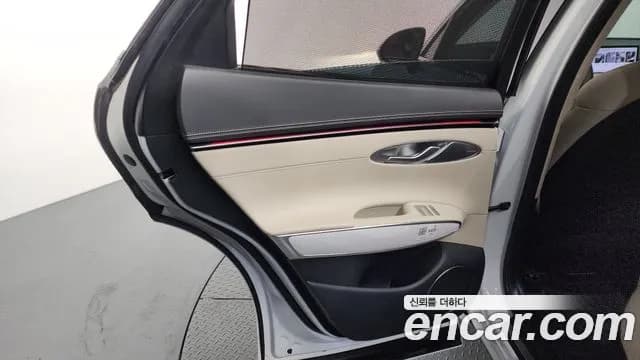 2025 Genesis GV70 2.5T Gasoline 2WD Sold VIN KMTMA81BBSU202208 – front exterior 2025 Genesis GV70 2.5T Gasoline 2WD Sold VIN KMTMA81BBSU202208 – front exterior
