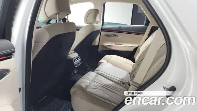 2025 Genesis GV70 2.5T Gasoline 2WD Sold VIN KMTMA81BBSU202208 – exterior detail 2025 Genesis GV70 2.5T Gasoline 2WD Sold VIN KMTMA81BBSU202208 – exterior detail