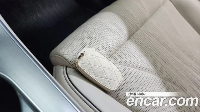 2025 Genesis GV70 2.5T Gasoline 2WD Sold VIN KMTMA81BBSU202208 – trunk area 2025 Genesis GV70 2.5T Gasoline 2WD Sold VIN KMTMA81BBSU202208 – trunk area