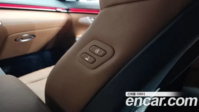 2025 Genesis GV70 2.5T Gasoline 2WD Sold VIN KMTMA81BBSU227914 – trunk area 2025 Genesis GV70 2.5T Gasoline 2WD Sold VIN KMTMA81BBSU227914 – trunk area