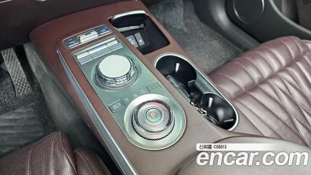 2021 Genesis GV70 2.5T Gasoline AWD Sold VIN KMTMA81BDMU001717 – exterior detail 2021 Genesis GV70 2.5T Gasoline AWD Sold VIN KMTMA81BDMU001717 – exterior detail