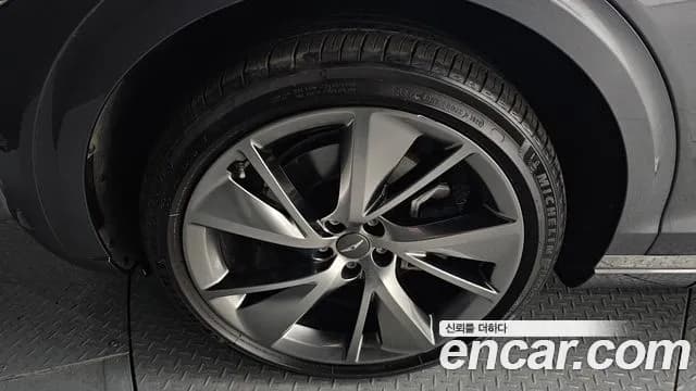 2021 Genesis GV70 2.5T Gasoline AWD Sold VIN KMTMA81BDMU002916 – exterior detail 2021 Genesis GV70 2.5T Gasoline AWD Sold VIN KMTMA81BDMU002916 – exterior detail