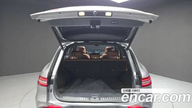 2021 Genesis GV70 2.5T Gasoline AWD Sold VIN KMTMA81BDMU006772 – interior seats 2021 Genesis GV70 2.5T Gasoline AWD Sold VIN KMTMA81BDMU006772 – interior seats