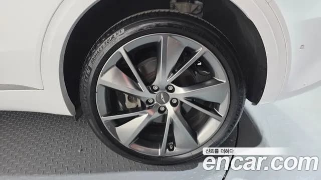 2021 Genesis GV70 2.5T Gasoline AWD Sold VIN KMTMA81BDMU008153 – side profile 2021 Genesis GV70 2.5T Gasoline AWD Sold VIN KMTMA81BDMU008153 – side profile