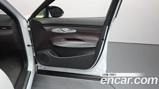2021 Genesis GV70 2.5T Gasoline AWD Sold VIN KMTMA81BDMU008153 – photo 28 2021 Genesis GV70 2.5T Gasoline AWD Sold VIN KMTMA81BDMU008153 – photo 28