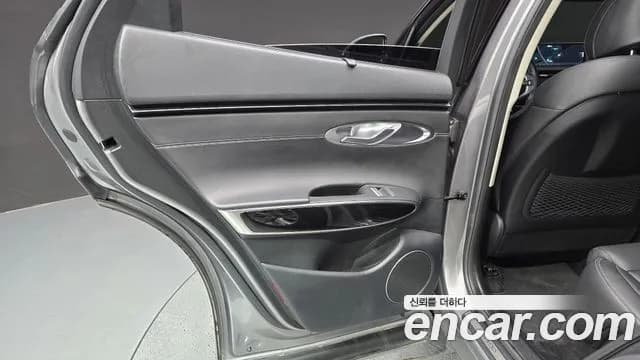 2021 Genesis GV70 2.5T Gasoline AWD Sold VIN KMTMA81BDMU008960 – side profile 2021 Genesis GV70 2.5T Gasoline AWD Sold VIN KMTMA81BDMU008960 – side profile