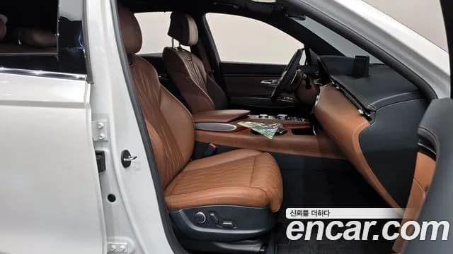 2021 Genesis GV70 2.5T Gasoline AWD Sold VIN KMTMA81BDMU015891 – undercarriage 2021 Genesis GV70 2.5T Gasoline AWD Sold VIN KMTMA81BDMU015891 – undercarriage